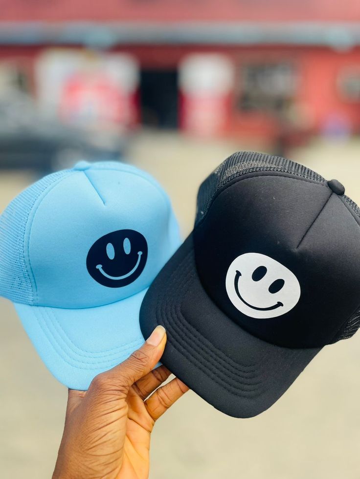 Caps