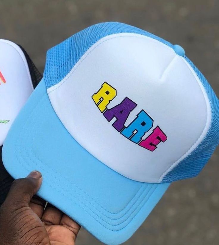 Caps